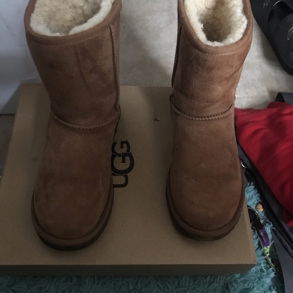 Ugg boots size 5 classic short 2 - Picture 3 of 4